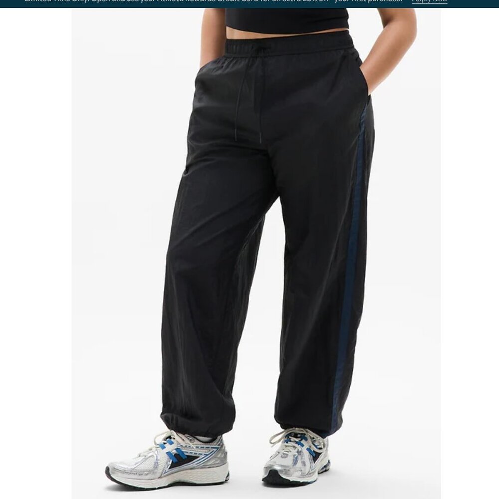 NWT Athleta Black Daybreak Mid Rise Parachute Pants S - Picture 1 of 6